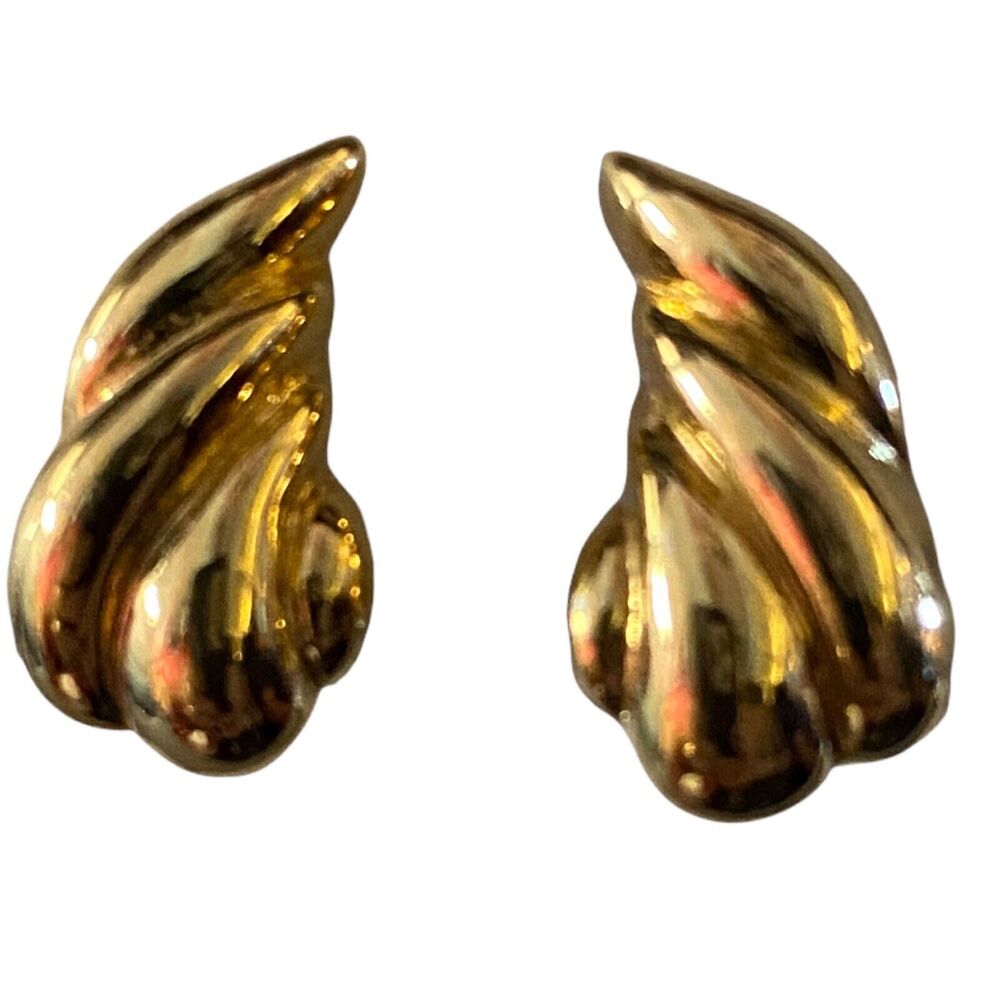 Vintage Trifari Gold Tone Clip On Earrings Swirl 5/8”